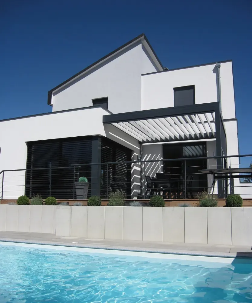Installation pergola bioclimatique à Puget sur Argens
